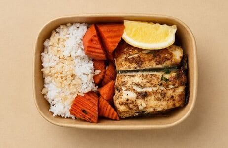 Mahi mahi grilled with lemon & oregano 150g,  White and brown rice 100g, roasted carrots 80g